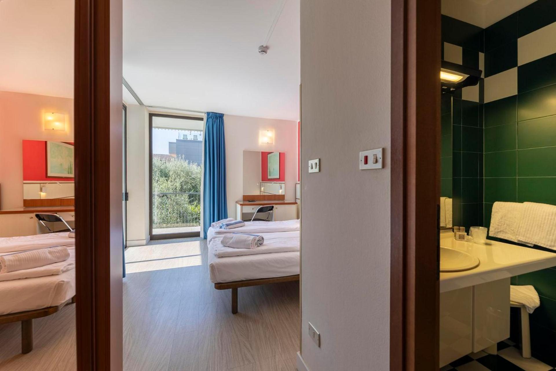 Hotel Holiday Sport & Relax Torbole Sul Garda Exterior photo